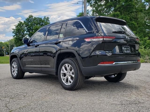 2022 Jeep Grand Cherokee — detail view