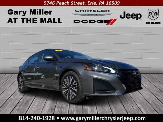 2023 Nissan Altima SV FWD in Gun Metallic — front three-quarter view