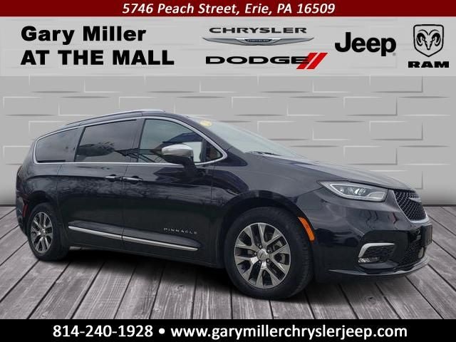 2022 Chrysler Pacifica Hybrid Pinnacle in Brilliant Black Crystal Pearlcoat — front three-quarter view